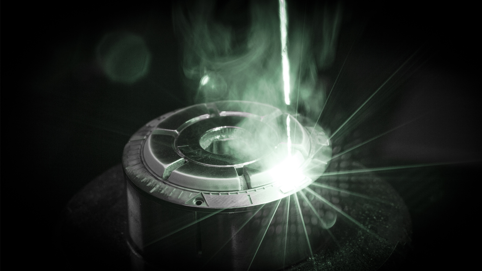 Harte Materialien veredeln Zeitmesser